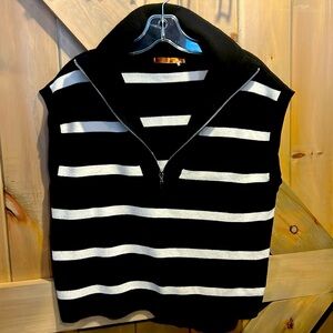 Belldini short sleeve sweater in size large.